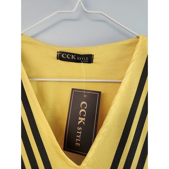 CCK Style Womens Yellow Black Chevron Stripe V-Neck Top Size S 36 - Picture 2 of 4